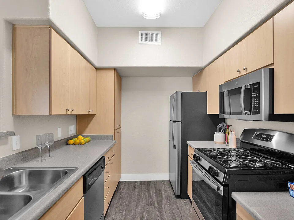 Laguna at Arrowhead Ranch apartments community photo