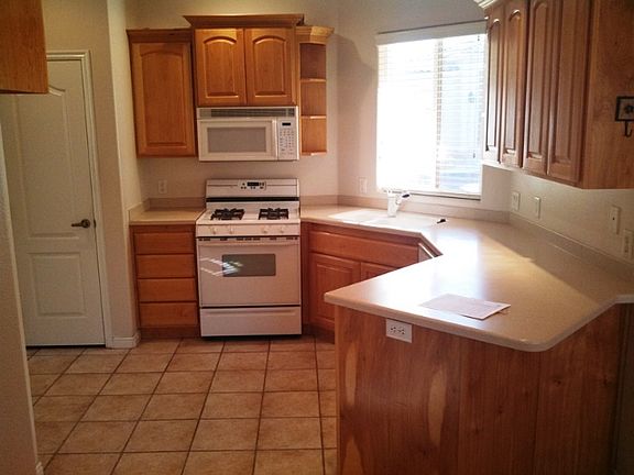 3rd image of 199 W 2025 South Cir #35