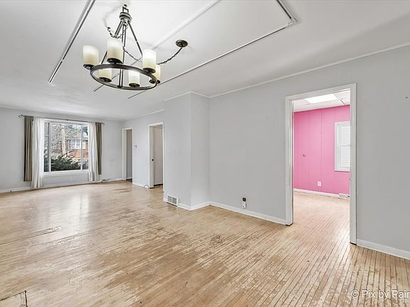 5th image of 331 Orange St