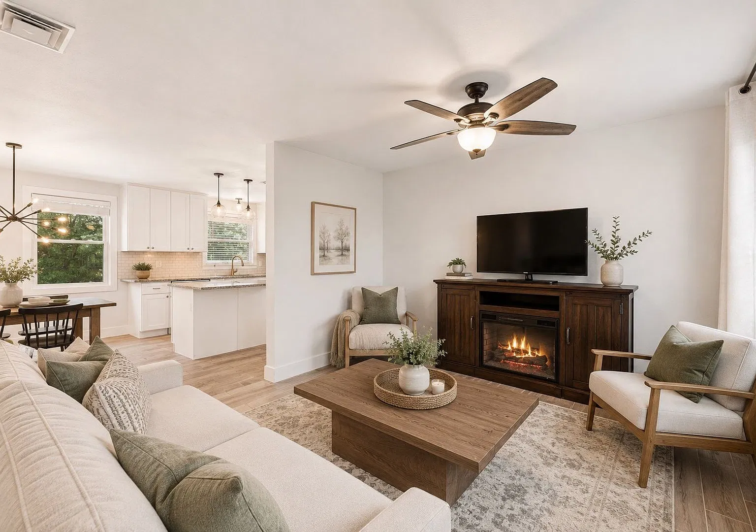338 Lynn Dr. — Photo 2