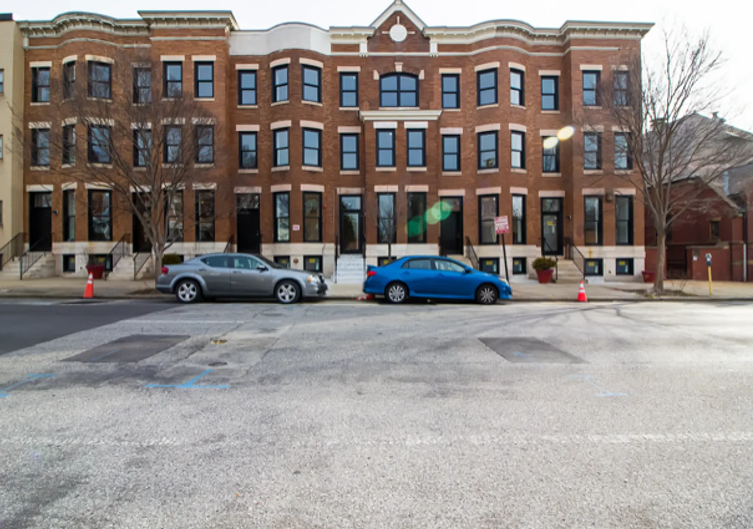 2527 Saint Paul St — Photo 2