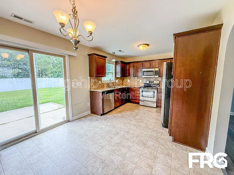 1217 Teakwood Dr — Photo 23