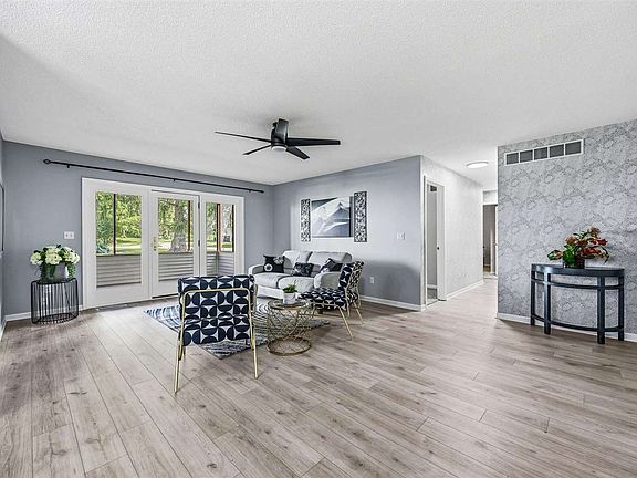 4th image of 2301 Willowbrooke Ln
