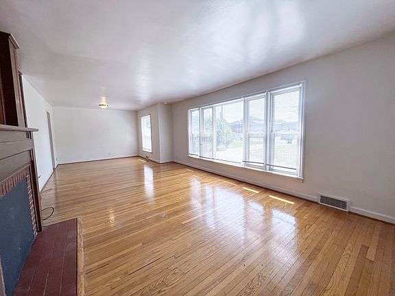5th image of 4113 N Sherman Dr