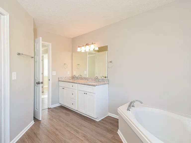 2282 Martingale Ln — Photo 13