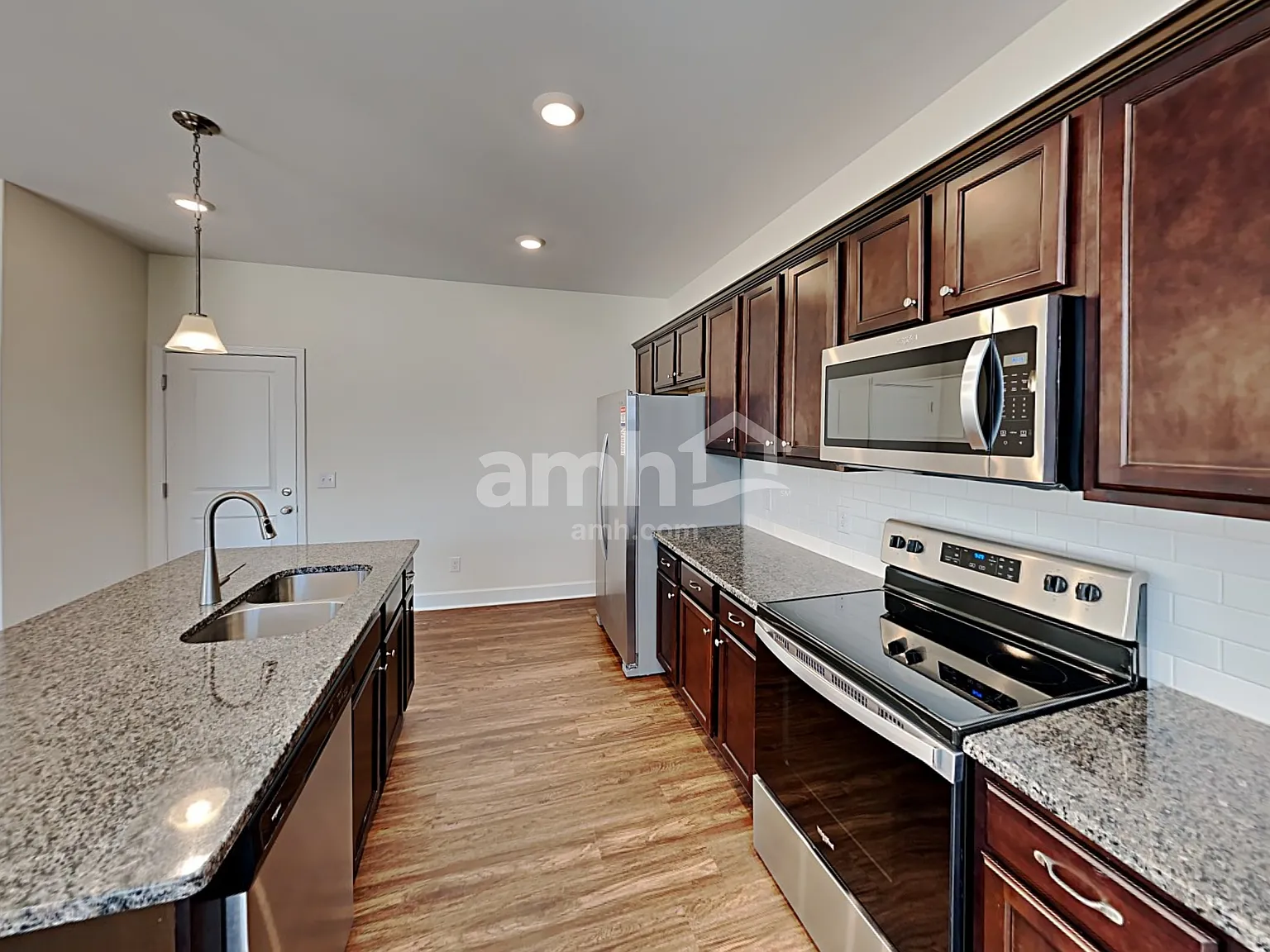 3 bed, 2.5 bath, 1895 sqft, $2,395 — Photo 4