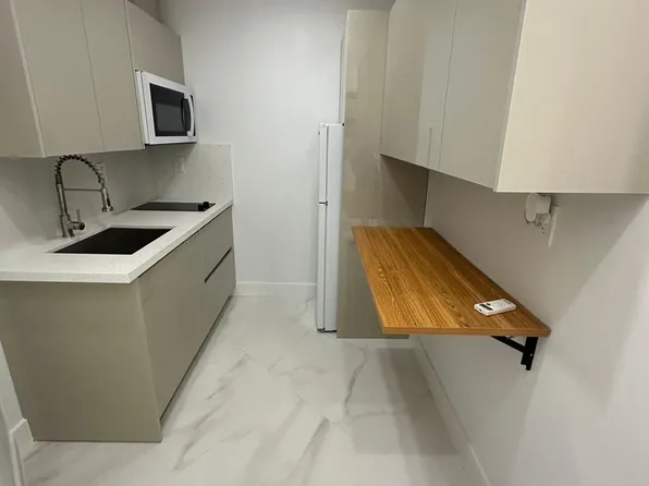 (undisclosed Address), Miami, FL 33165