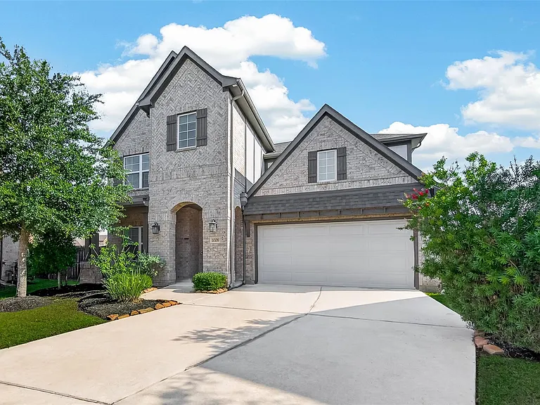 1006 Grey Dusk Ct — Photo 3
