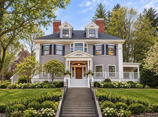 40 Shornecliffe Rd, Newton, MA 02458
