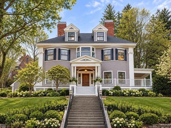 40 Shornecliffe Rd, Newton, MA 02458