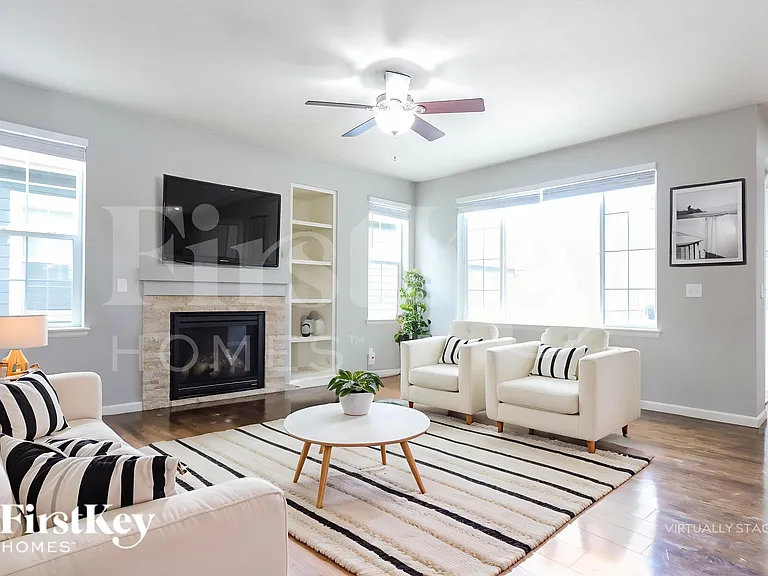 1318 S Duquesne Ct — Photo 4