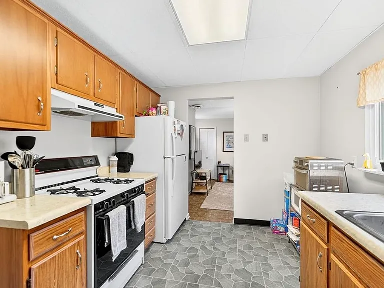223 Natchez St #2 — Photo 7