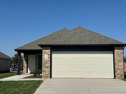 2504 Rosewood Ln Photo 1