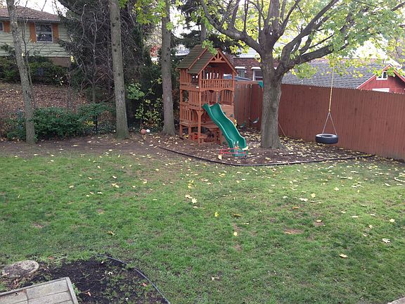 4th image of 224 E Woodsdale Ave