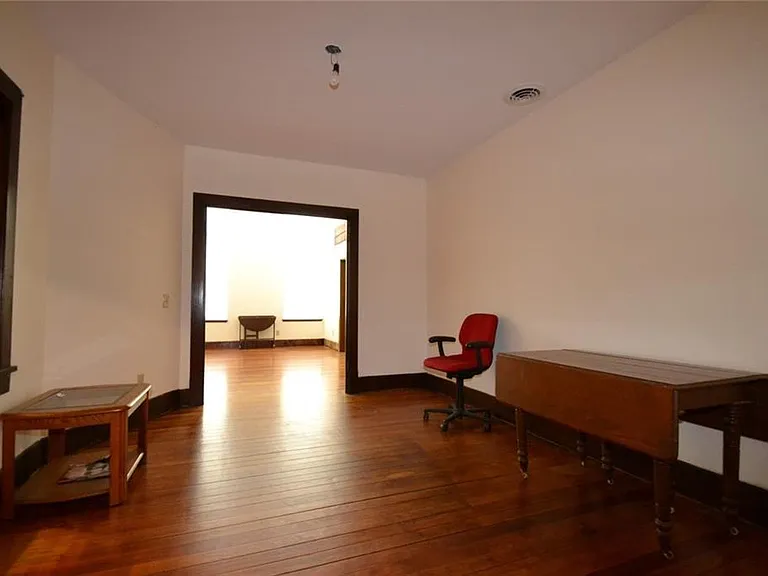 116 E Jefferson St #A — Photo 6