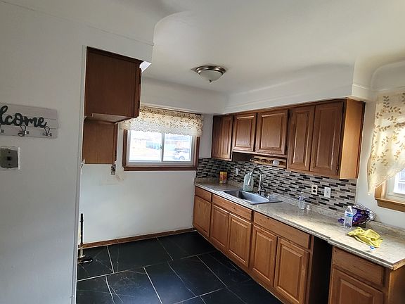 4th image of 6741 N Beech Daly Rd