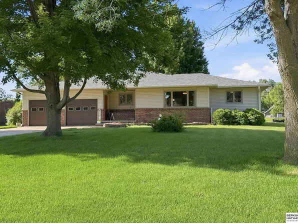 507 E Fulton St, Hooper, NE 68031