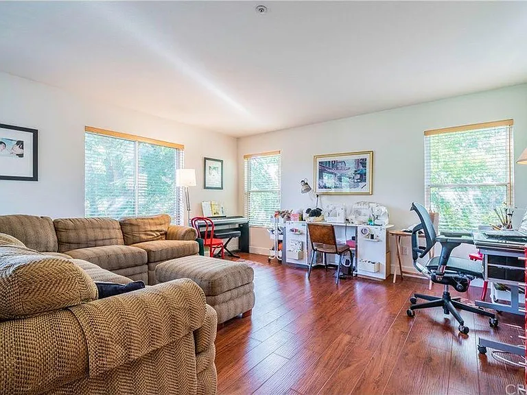 6264 Penfield Ave — Photo 12