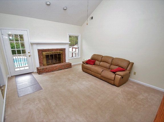 4th image of 2327 Casaba Dr