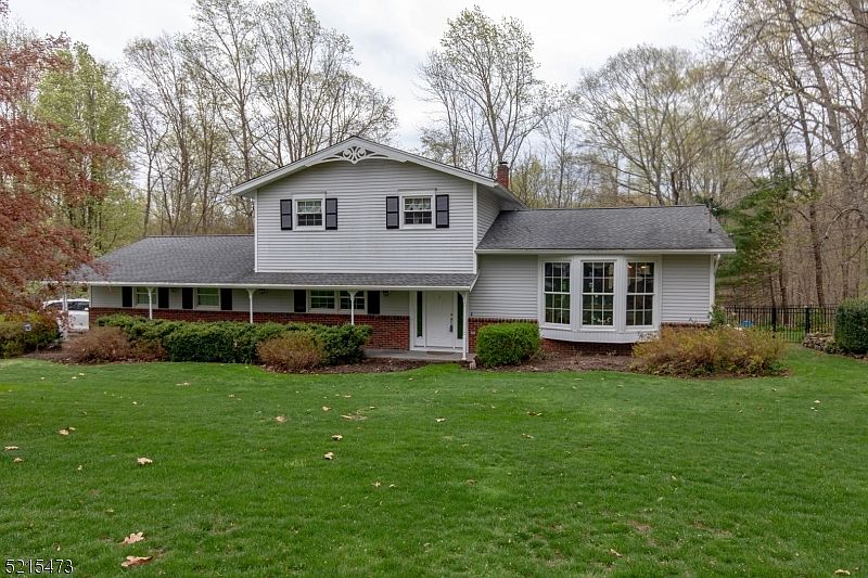 1st image of 16 Chanwood Dr
