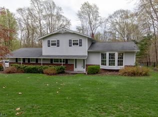 16 Chanwood Dr, Newton, NJ 07860