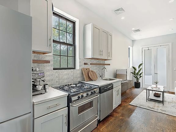 3rd image of 291 Onderdonk Ave APT 2L
