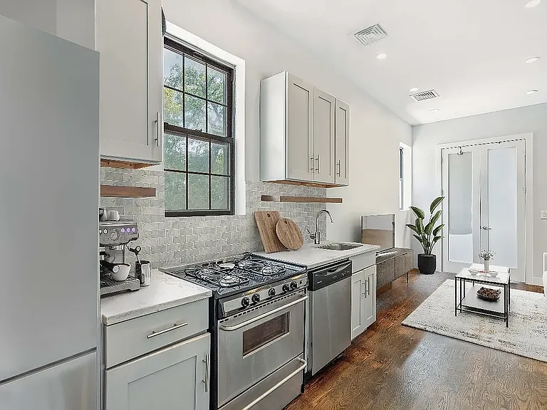 291 Onderdonk Ave #2L — Photo 3