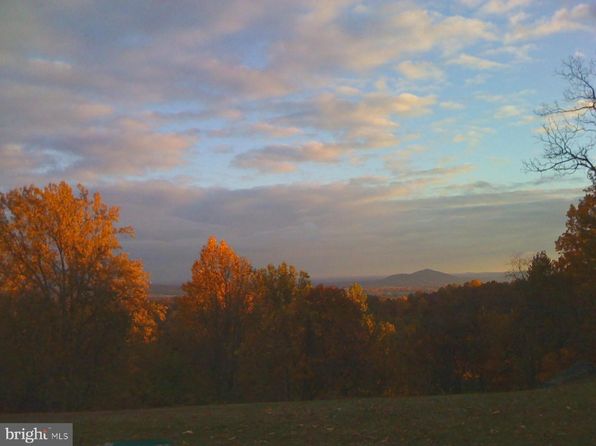 200 Fogg Mountain Ln, Flint Hill, VA 22627