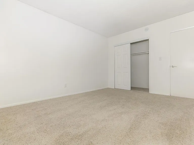 Glenwood Apartment Homes — Photo 22