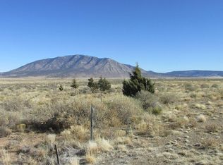 211 Calico Rd, Carrizozo, NM 88301