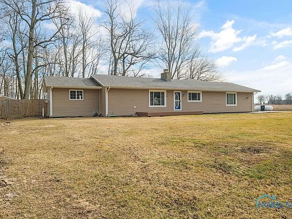 3rd image of 5969 Township Road 243