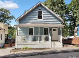 13 Alcove St, Meriden, CT 06451