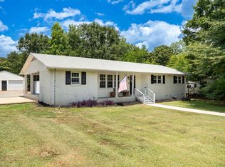 137 Center St, Inman, SC 29349