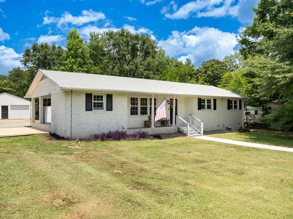 137 Center St, Inman, SC 29349