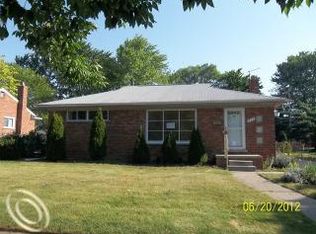 962 Huntington Dr, Mount Clemens, MI 48043