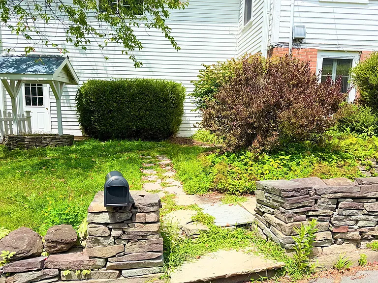 401 Wayne St — Photo 4