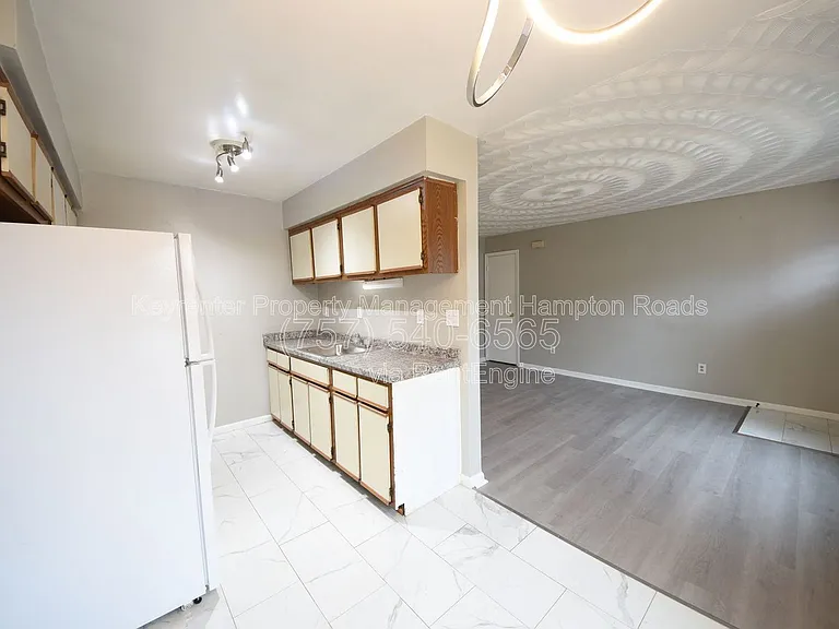 405 Clifton St #A — Photo 10