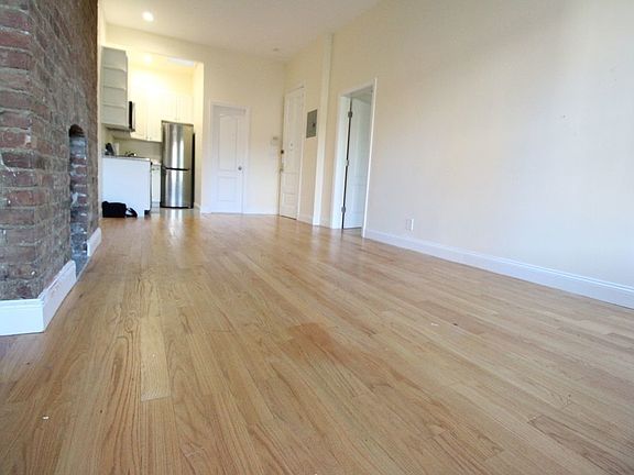 3rd image of 62 W 69th St #4