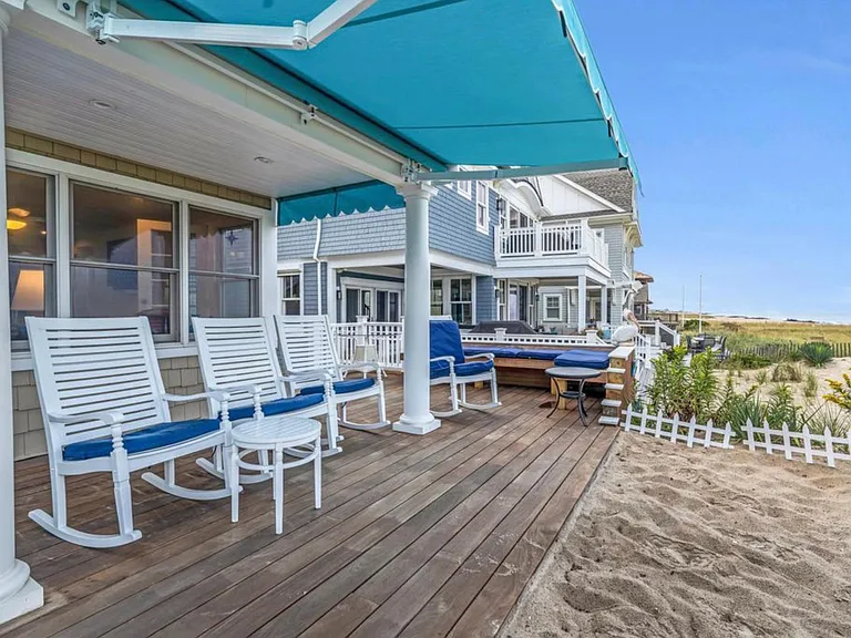 41 Beach Front Front — Photo 27