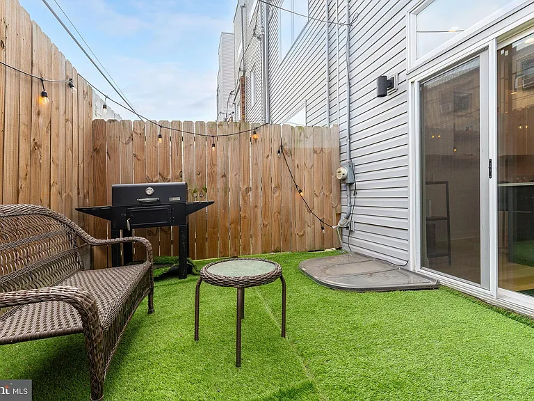 2147 Cross St — Photo 11