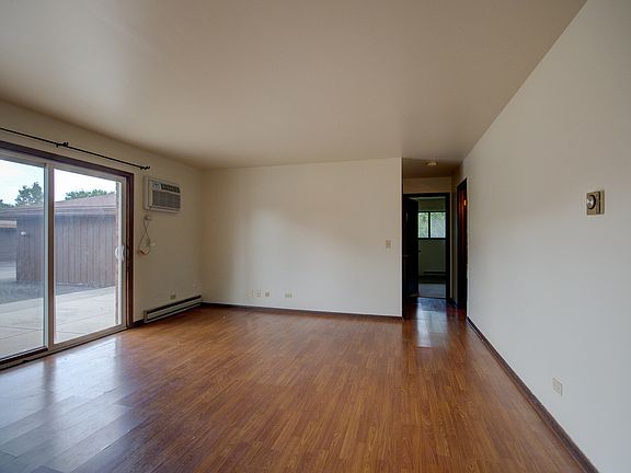 4th image of 235 Woodrow St #1A