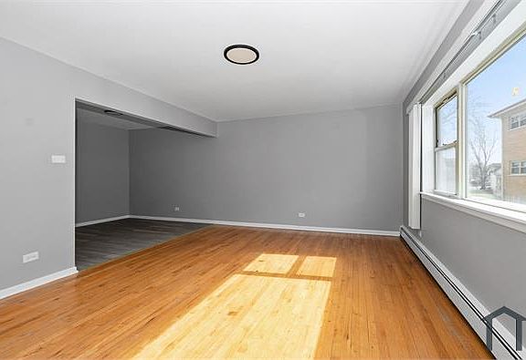2nd image of 11114 S Homewood Ave APT D1