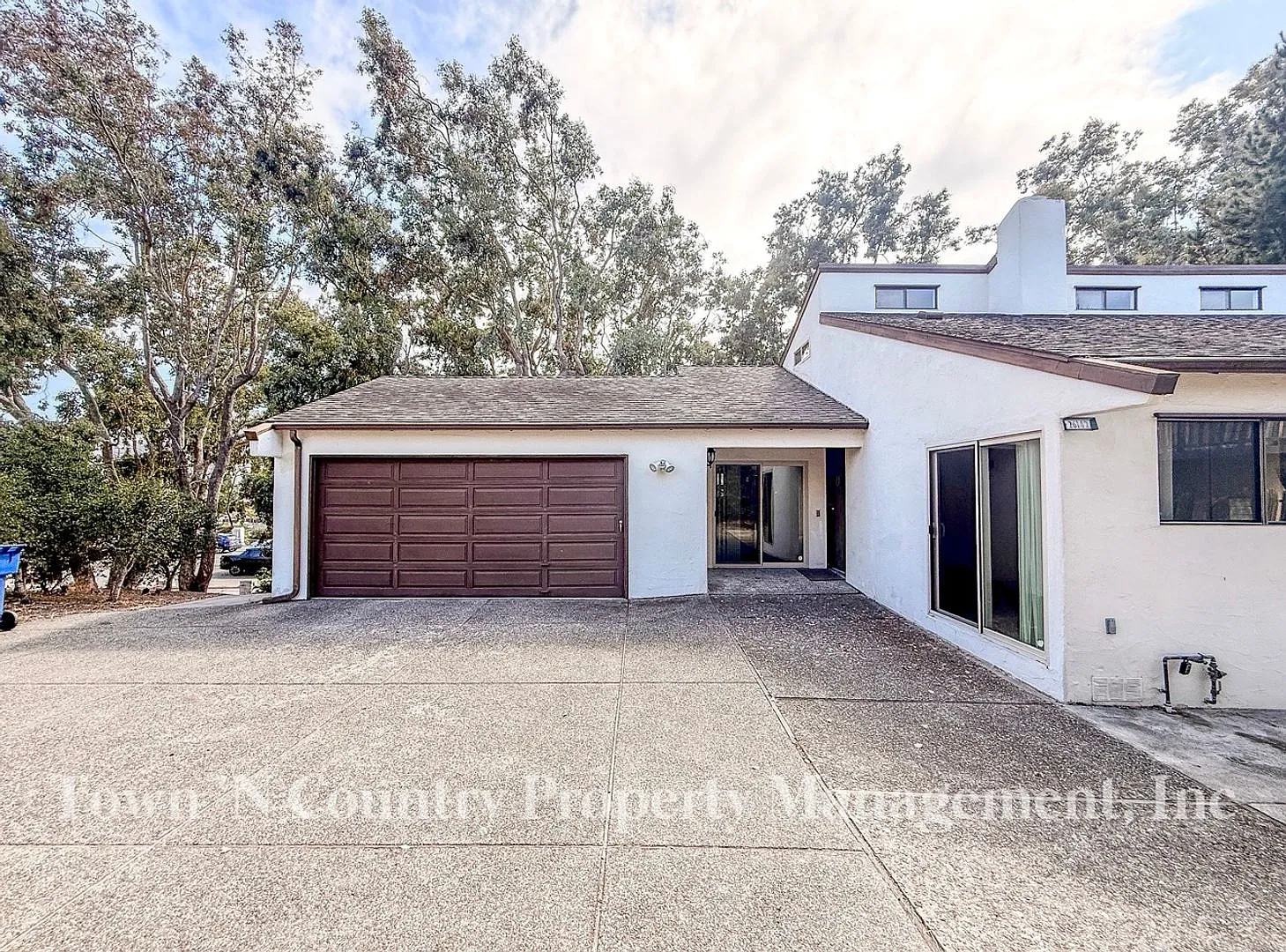 Spacious 3-Bedroom Carmel Home with 2-Car Garage & Balcony — Photo 2