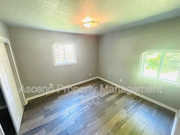 5th image of 217 Sequoia Dr Unit A