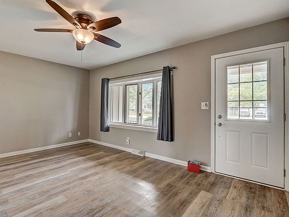 4th image of 410 Princeton Dr