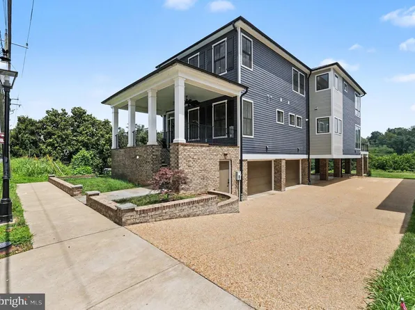 1119 Sophia St, Fredericksburg, VA 22401