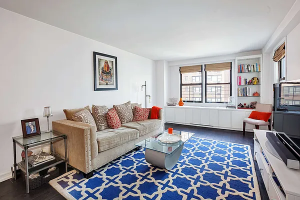 Sold by Compass | media 1