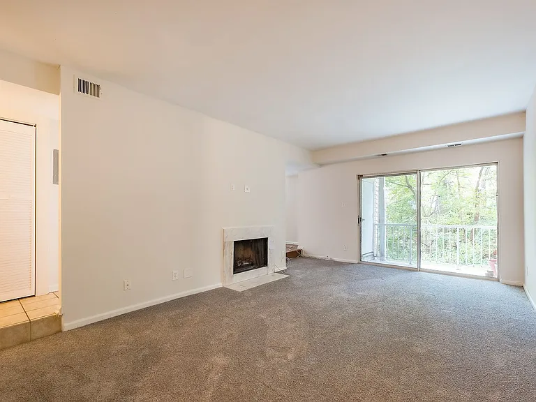 19 Pickering Ct #1 — Photo 4
