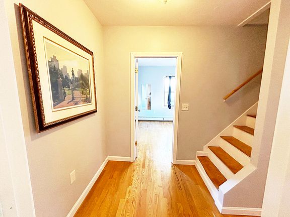 4th image of 137 Virginia Rd #2