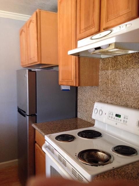 2nd image of 2300 Peppertree Way